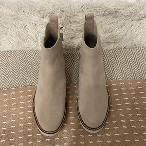 Brand New in Box Dolce Vita Chelsea boots